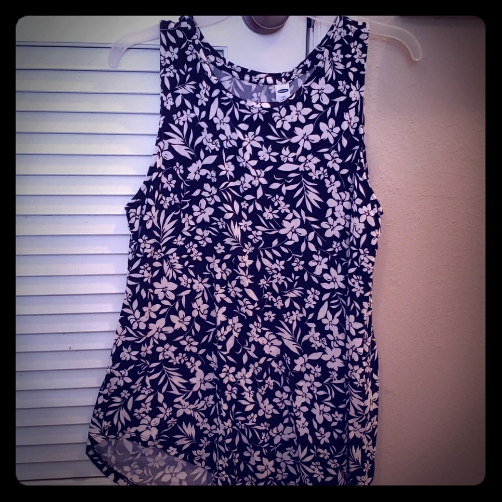 Women's soft tank. Perfect with leggings!